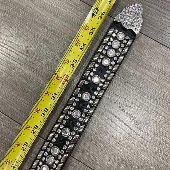 Elegant Black and Silver Belt - Picture 5 of 6